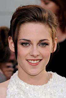 How tall is Kristen Stewart?